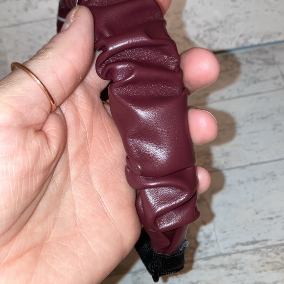 Nicole Miller New York Scrunch Scrunchie Pleated Ruched Faux Leather Headband - Picture 3 of 7